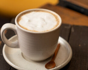 How to Make a Latte: Step-by-Step Coffee Brewing Directions